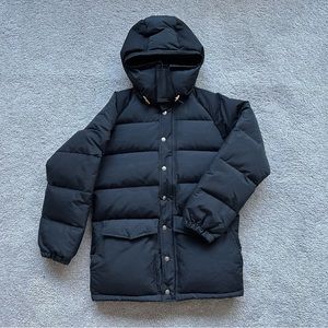 Battenwear / Batten-Down Parka (USA) in Black /